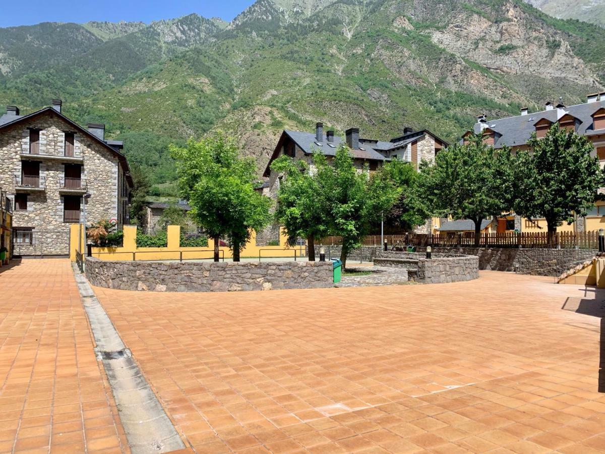 Bpirineos-Blest Apartment Бенаск Екстериор снимка