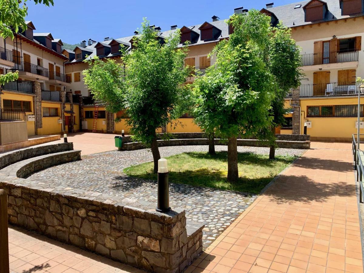 Bpirineos-Blest Apartment Бенаск Екстериор снимка
